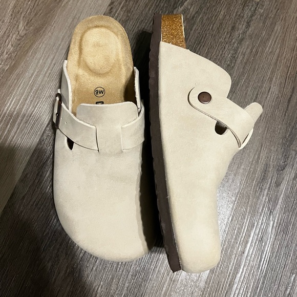 cushionaire Shoes - Cushionaire mule shoes 9W